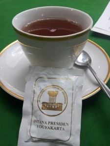 minum teh ala tamu negara